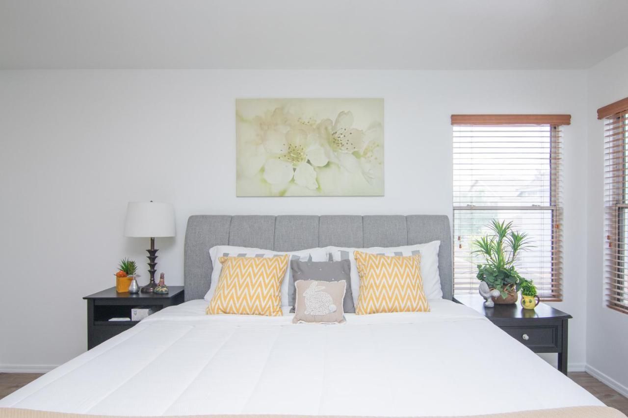 Stylish Home Phoenix - Low Rates Now! エクステリア 写真