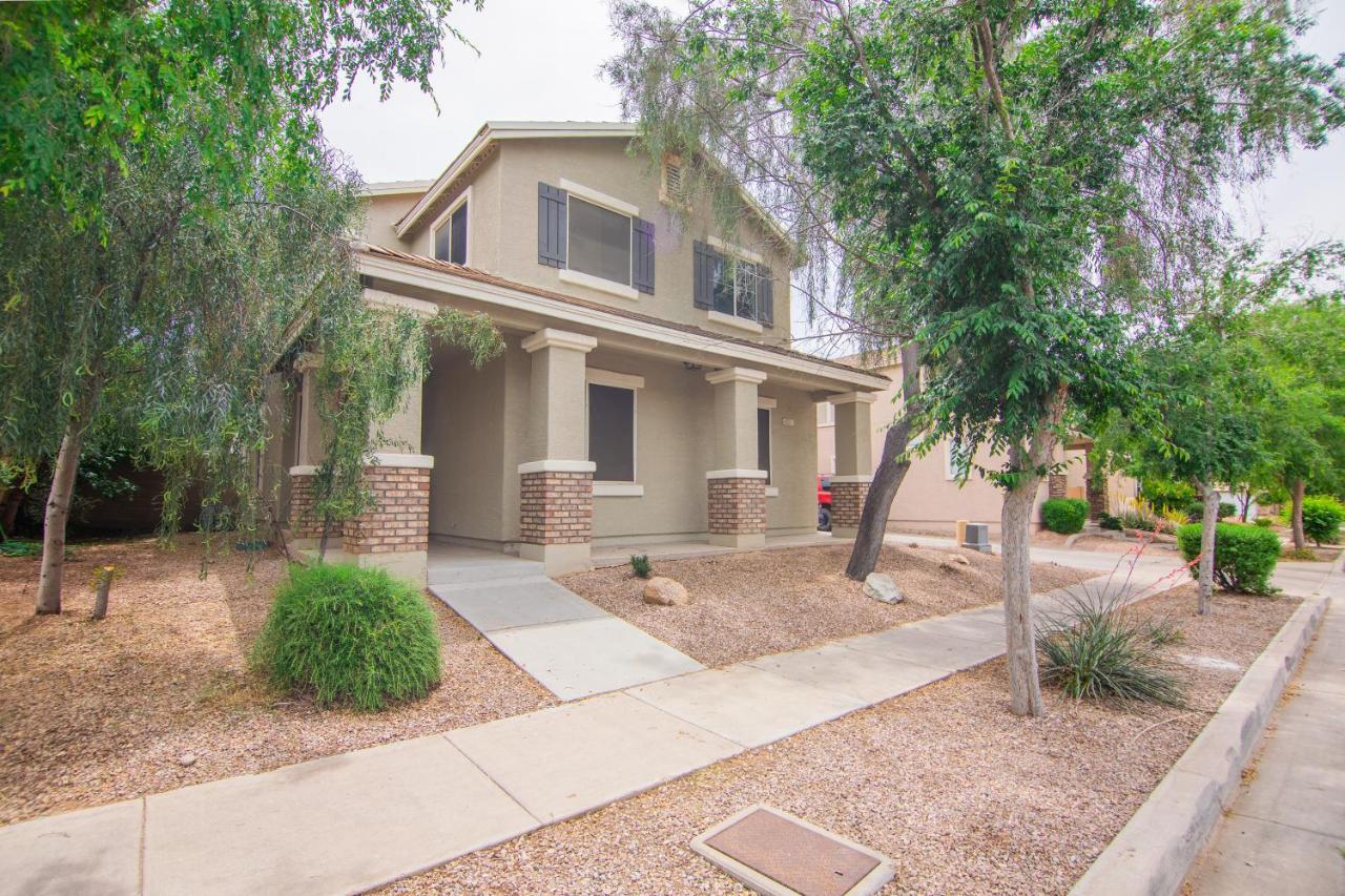 Stylish Home Phoenix - Low Rates Now! エクステリア 写真