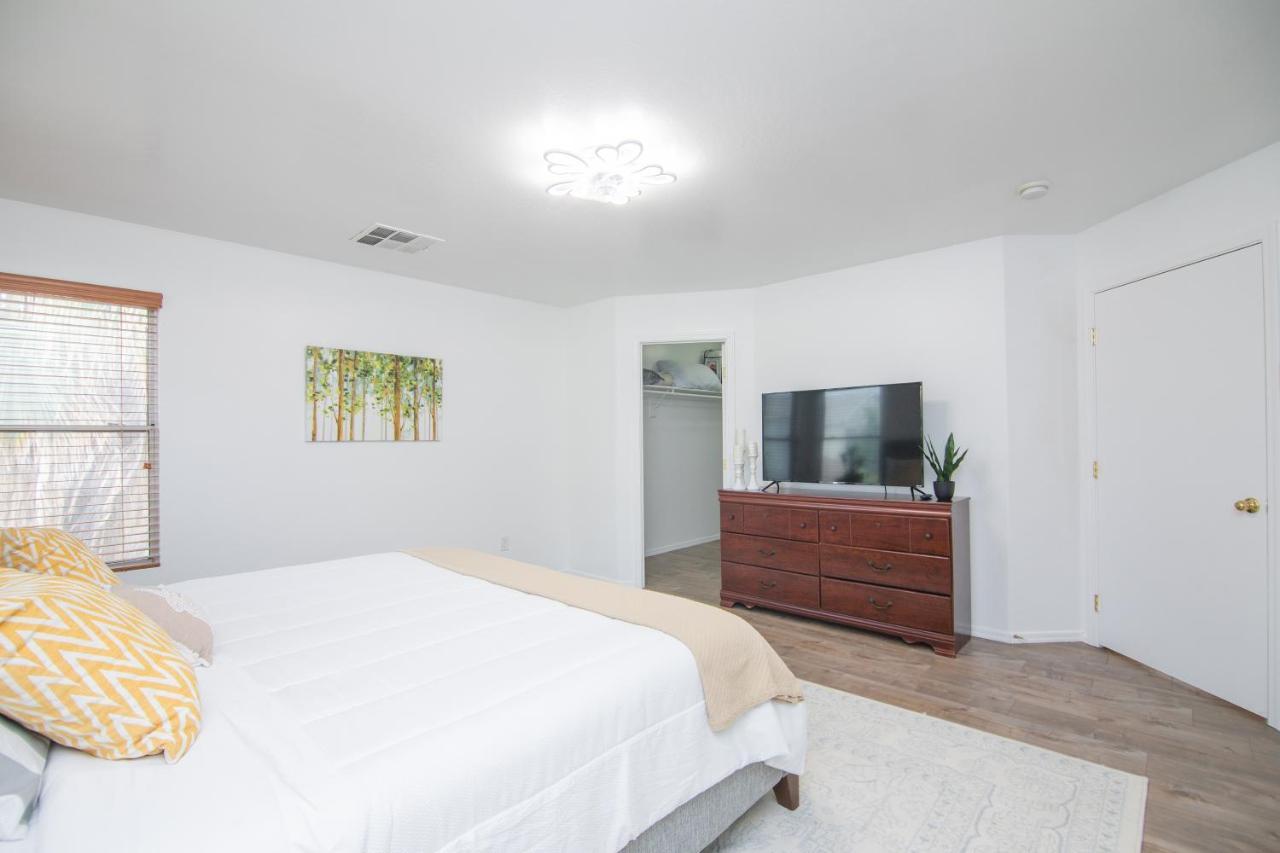 Stylish Home Phoenix - Low Rates Now! エクステリア 写真